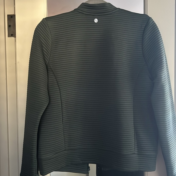 Zella jacket - Picture 6 of 6